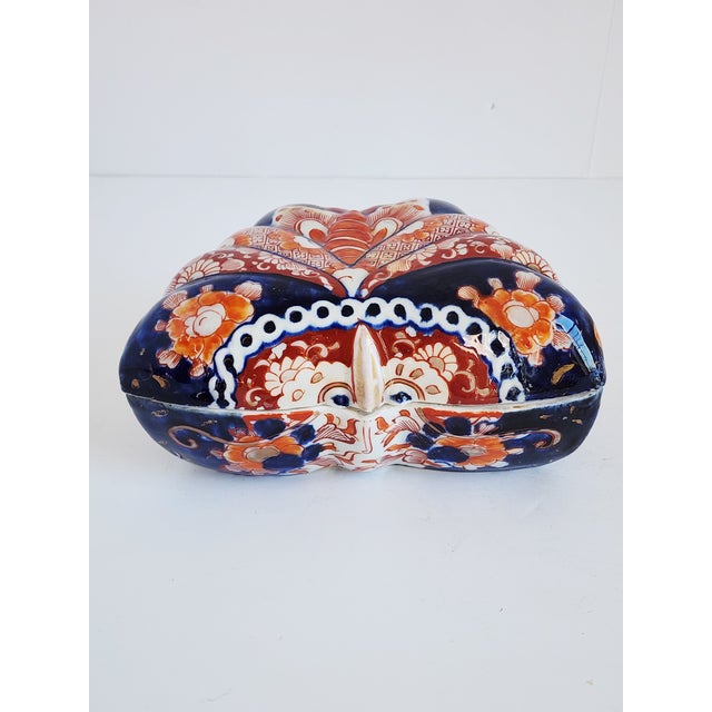 Japanese Antique Japanese Imari Porcelain Butterfly Box For Sale - Image 3 of 12