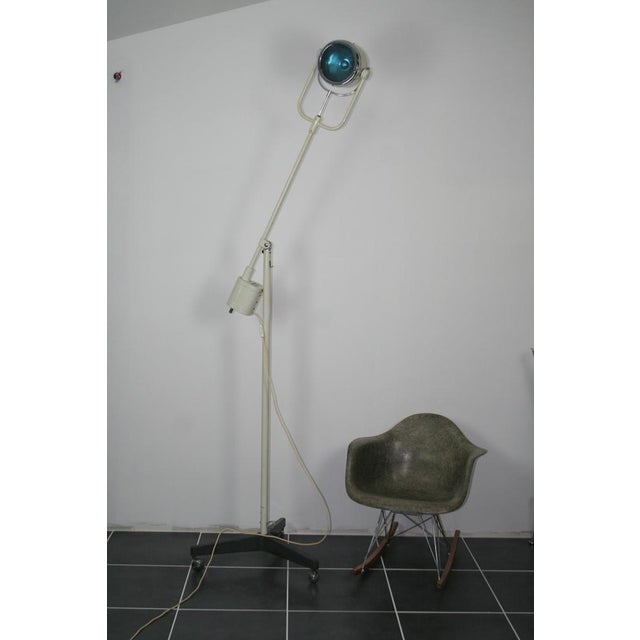 Authentic vintage operating room light Original Hanau Hanaulux brand Swivel spotlight Globe diameter 20cm, Max height...