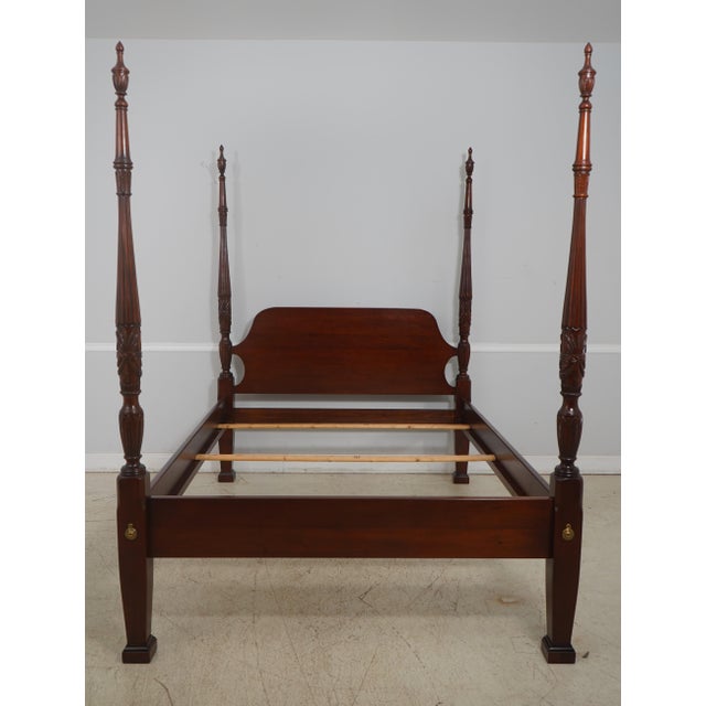 Age: Approx: 20 Years Old Details: Nice Carved Details High Quality Construction Bolted Rail Construction Rice Carved...