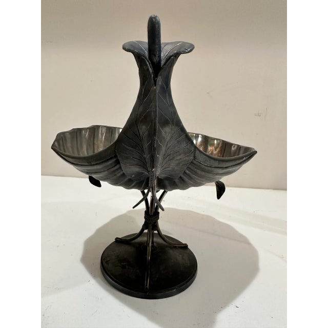 Art Nouveau Pewter Calla Lily Compote – Early 20th Century Elegance This beautifully crafted Art Nouveau compote features...