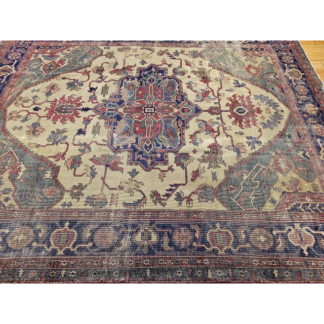 Late 19th-Century Heriz Serapi Rug, Handwoven, Pale Yellow & Green, 8' x 10' For Sale In Chicago - Image 6 of 18