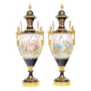 19th Century Napoleon III Covered Vases in Sèvres Porcelain, Set of 2 For Sale