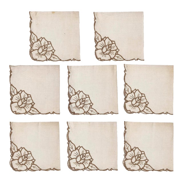 Vintage Linen Luncheon Napkins With Embroidered Flower Motif- Set of 8 For Sale