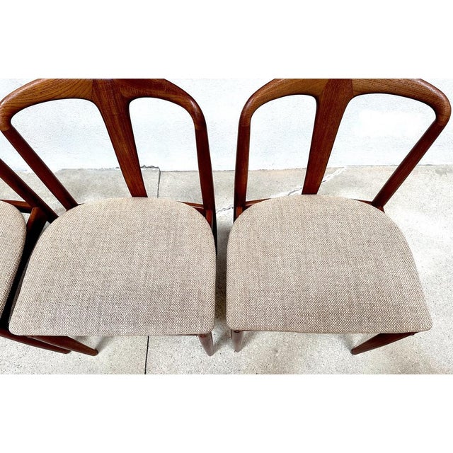 Model Juliane Teak Dining Chairs by Johannes Andersen for Uldum Møbelfabrik, Denmark, 1960s, Set of 4 For Sale - Image 18 of 18
