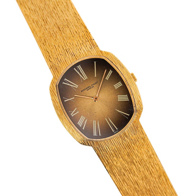 Audemars Piguet 1960s Audemars Piguet 28mm 18k Gold Brown Fumé Sunburst Mesh Bracelet Watch For Sale - Image 4 of 14