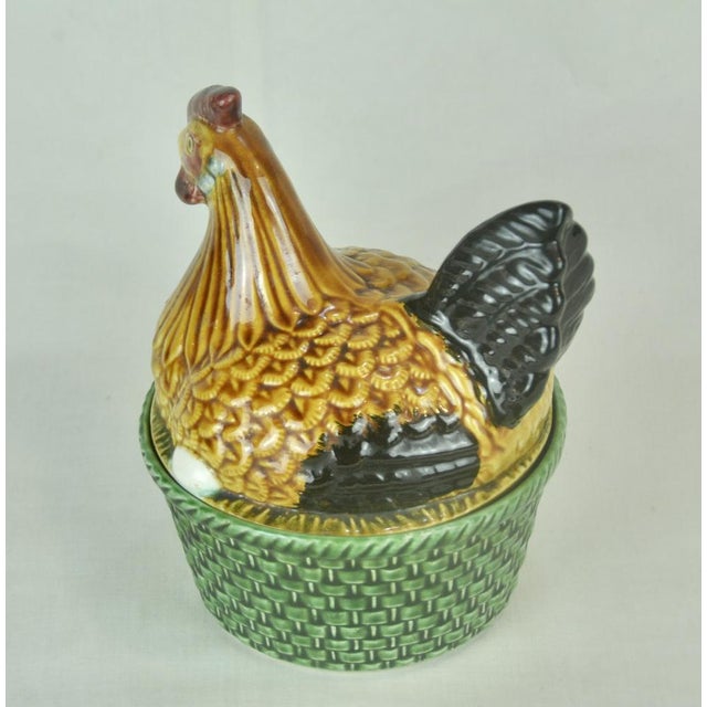 Chicken-Shaped Egg Cup with Green Base, 1970s, in Very Good conditions. Designed 1970 to 1979