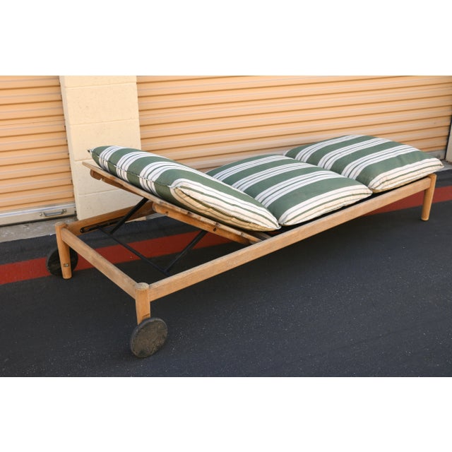 Pair of Terassi Collection Teak Chaise Lounges by Studio Tolvanen For Sale In Los Angeles - Image 6 of 18