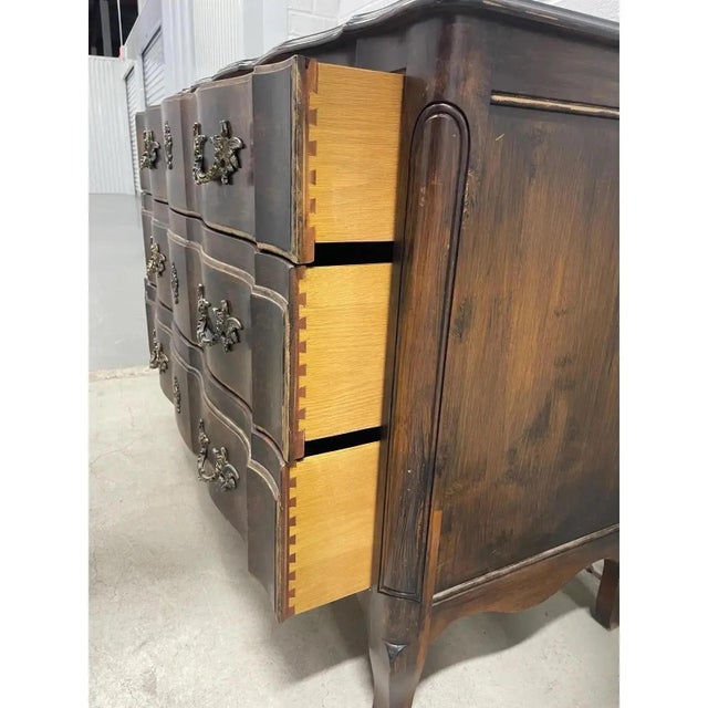 Moody French Style Chest by John Widdicomb For Sale In Chicago - Image 6 of 7