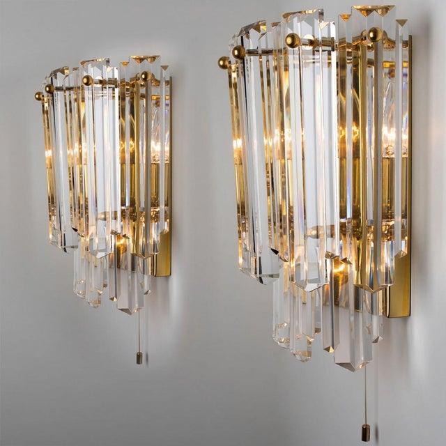 Faceted Glass and Gilt Brass Sconce attributed to J. T. Kalmar for Kalmar, 1970s For Sale - Image 6 of 14