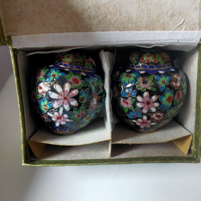 Blue Pair of Vintage Cloisonné Enamel Tea Jars – Black Ground, Floral Motif, With Original Box For Sale - Image 8 of 9