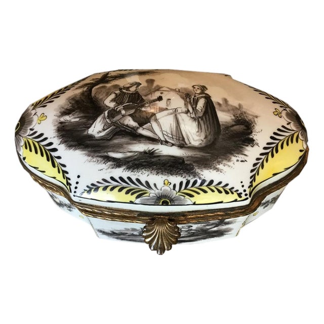 Sceaux 19th century Porcelain Dresser Box For Sale
