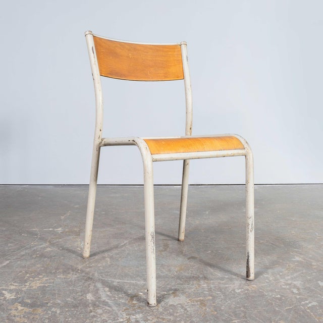 1960s French Grey Model 510 Stacking Dining Chairs from Mullca, 1960s, Set of 6 For Sale - Image 5 of 10