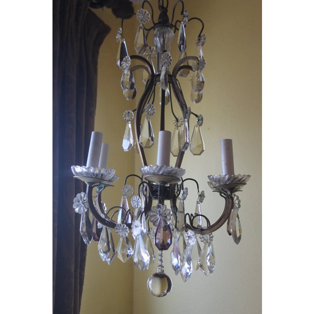 French 1900-1910 French Louis XV Style Cut Crystal/ Bronze Cage Chandelier in the Style of Baccarat For Sale - Image 3 of 13