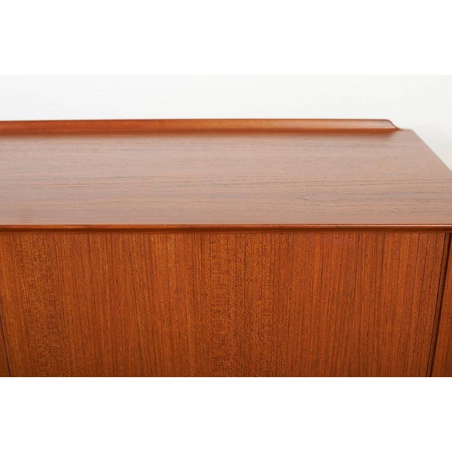 Arne Vodder Model OS63 Highboard in Teak and Black Painted Recessed Handles by Arne Vodder for Sibast, 1958 For Sale - Image 4 of 12