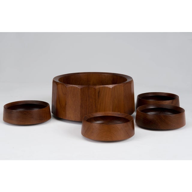 Mid-Century Modern Early Dansk Quistgaard Ihq Jhq Faceted Teak Salad Centerpiece Bowl 4 Unmarked Serving Bowls For Sale - Image 3 of 13