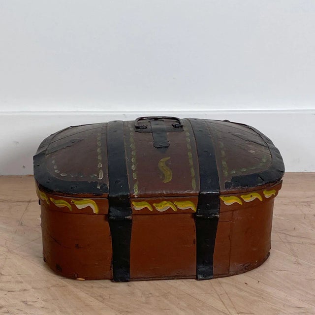 Painted Oval Box, 19th Century For Sale - Image 4 of 7