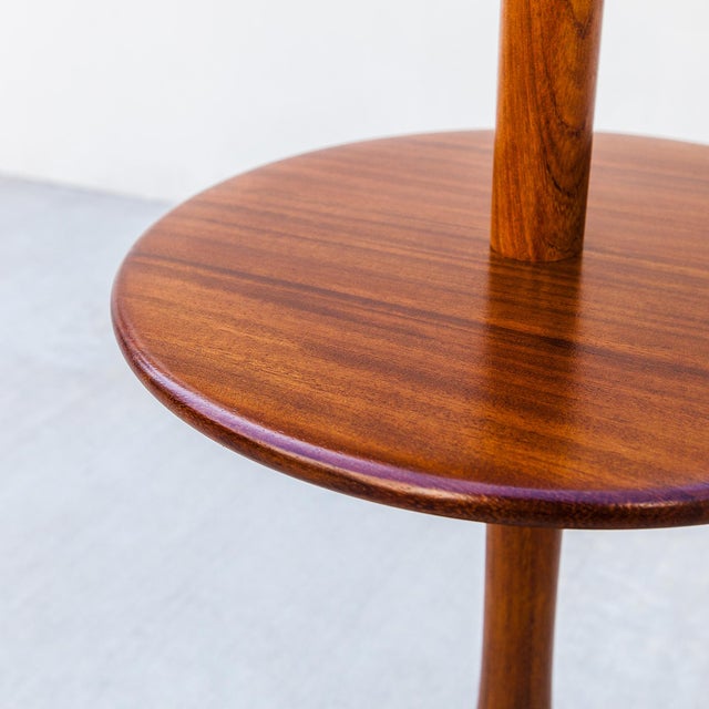 Mid-Century Modern Restored 1960s Mid Century Modern Floor Lamp With Teardrop Base and Built-in Side Table For Sale - Image 3 of 15