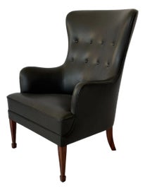 Example of Mid-Century Modern Lounge Chairs