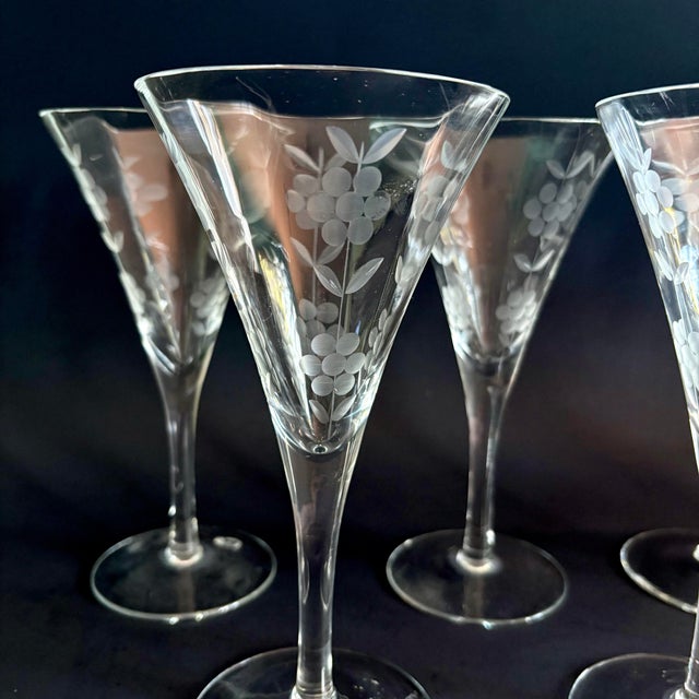 1950s 1950s Mid-Century Modern Etched Optic Goblets – Set of 5 | Trumpet Bowl Crystal Stemware 7.5" | Floral Ribbed Vintage Glasses For Sale - Image 5 of 7