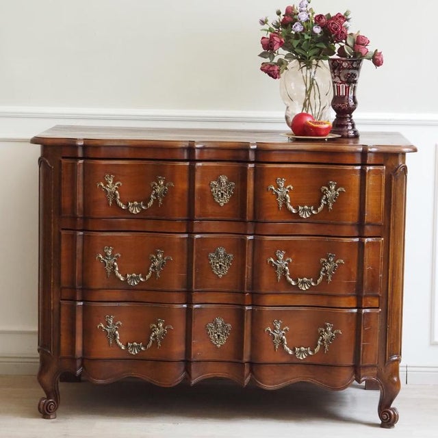 Louis XV Chest of Drawers with Arbalète Front For Sale - Image 18 of 18