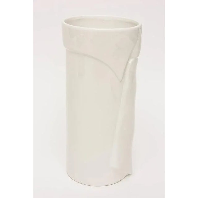 Raymor Vintage 1970's Raymor Glazed Ceramic Pop Art Shirt Tie Vase Italian For Sale - Image 4 of 9