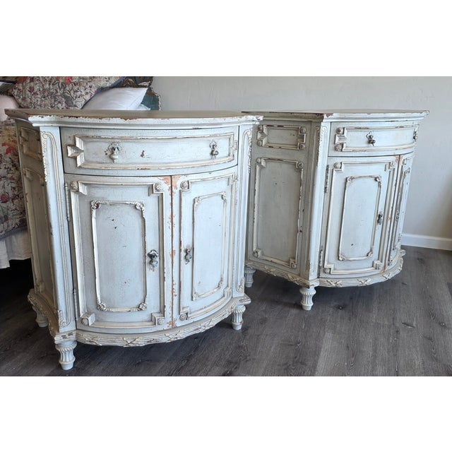 Pair of Vintage French Style Habersham Bedeside Tables Night Stands For Sale - Image 9 of 10