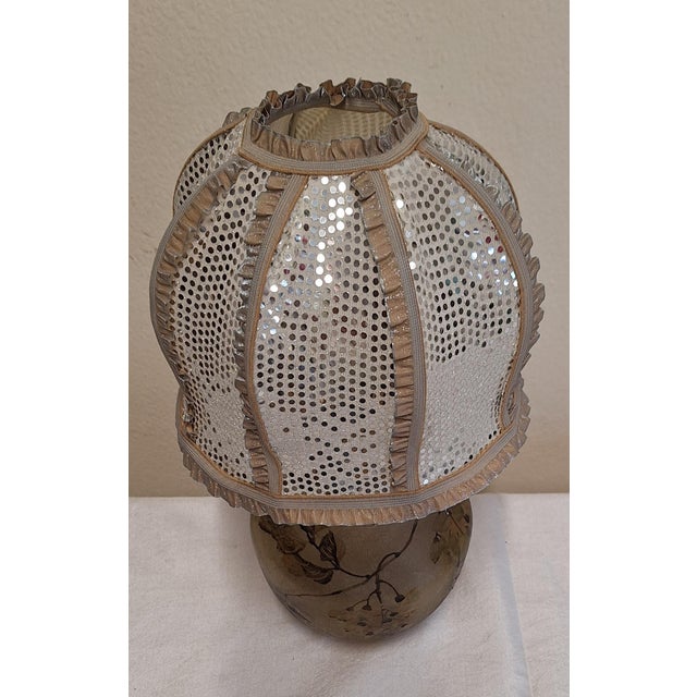 Mid-Century Belgian Table Lamp with Illuminated Painted Glass Base and Shade by T. De Klugger and Lamplove, 1950s For Sale - Image 4 of 10