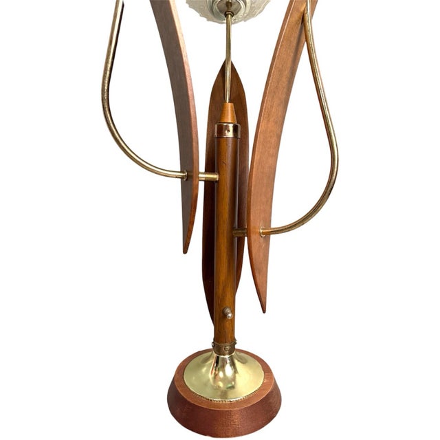1960s Mid-Century Modern Atomic Three-Globe Spun Lucite/Acrylic Spaghetti Lamp With Walnut For Sale In Portland, ME - Image 6 of 8