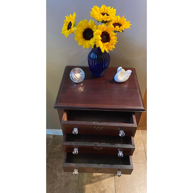 George Hepplewhite Tall Accent Table For Sale - Image 4 of 4