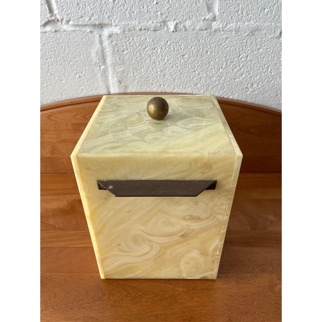 1970s Ice Bucket Faux Onyx Marble Effect and Brass For Sale In New York - Image 6 of 11