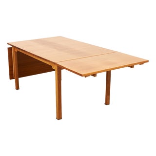 Oak Table with Two Drop-Leaf Extension Leaves For Sale