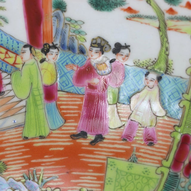 Early 20th-Century Export Porcelain Cantonese-Style Famille Rose Bowl For Sale - Image 10 of 10