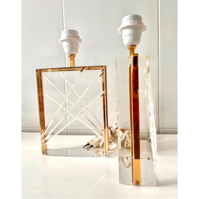 1970s Acrylic Glass Table Lamps with Gilt Structure, Italy, 1970s, Set of 2 For Sale - Image 5 of 12