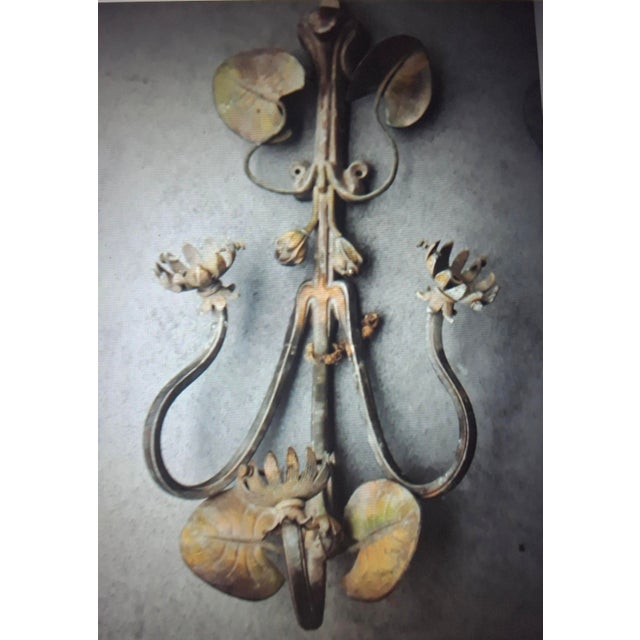 C1890 French Art Nouveau Polychromed Bronze Lily Pad Fleur Wall Sconce For Sale - Image 4 of 12
