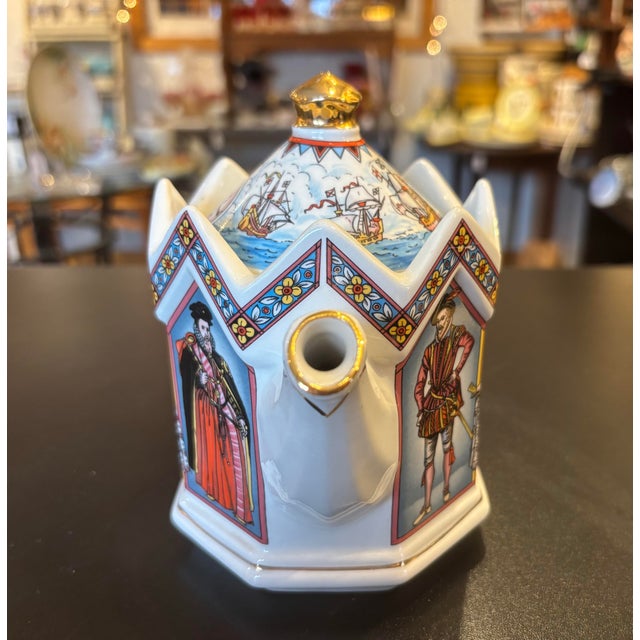 White 1990s Sadler Elizabeth I Queen of England Teapot For Sale - Image 8 of 10