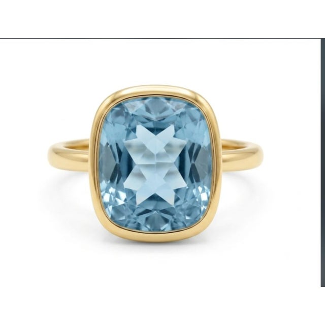 Natural Aquamarine Ring in 14k Gold For Sale In New York - Image 6 of 8