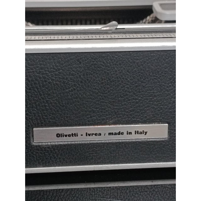 Lettera DL Typewriter by Ettore Sottsass for Olivetti, 1965 For Sale - Image 11 of 17