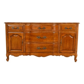 Thomasville French Provincial Louis XV Carved Walnut Sideboard Credenza, Circa 1970s For Sale