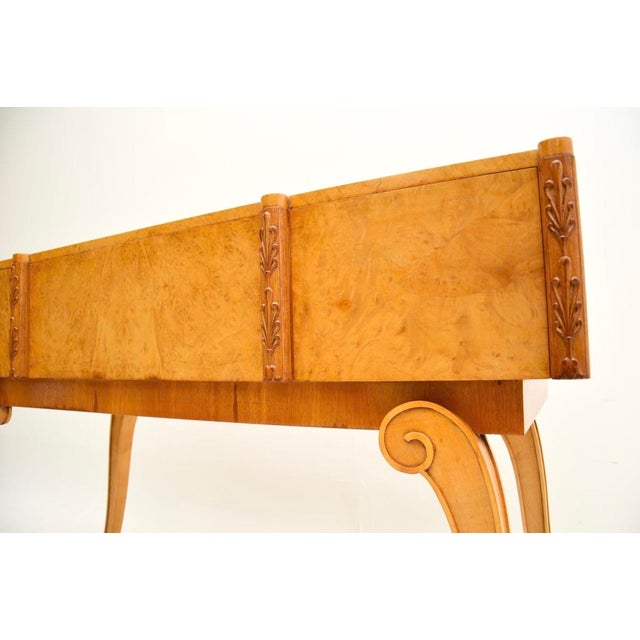 Art Deco Burr Walnut Console Table attributed to Hille, 1920s For Sale - Image 9 of 10