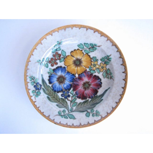 Gouda Pottery 1950s Pzh Areo Gouda Holland Hand-Painted Decorative Pottery Bowls - Set of 3 For Sale - Image 4 of 13