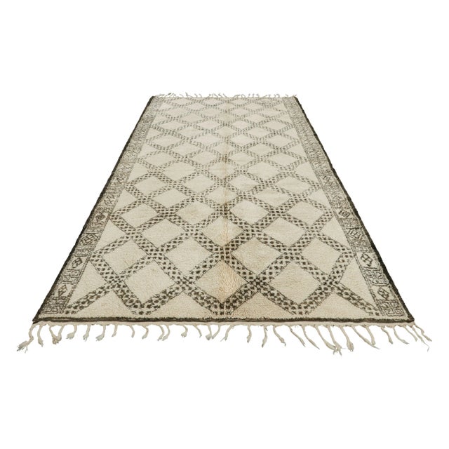 1950s Vintage Moroccan Rug, Cream & Black With Diamond Patterns - Rug & Kilim For Sale - Image 5 of 7