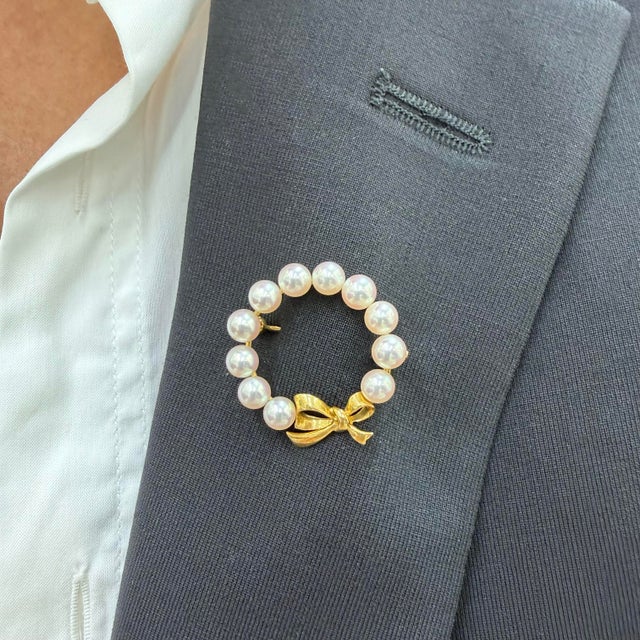 Brand: Mikimoto Gender: Ladies Metal Type: 18K Yellow Gold Length: 1.00 inches Weight: 5.71 grams Lady's MIKIMOTO designer...