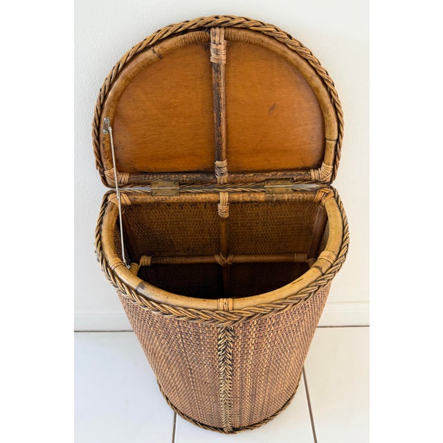 Unique vintage braided rattan hamper basket in excellent condition.