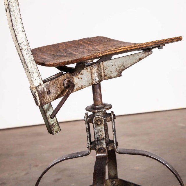 1950s original French Bienaise swivelling workshop chair – Cream and Metal Frame. The classic French industrial chair...