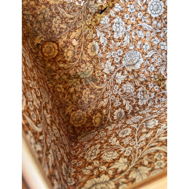 1950s Italian French Louis XV Style Carved Pine Chest / Commode For Sale - Image 9 of 10