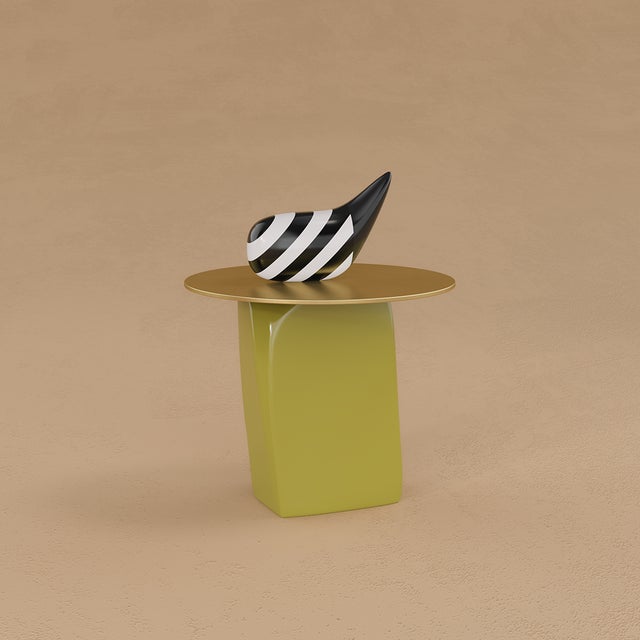 In the world of sculpture, even the smallest composition can convey a powerful artistic gesture. Through the interplay of...