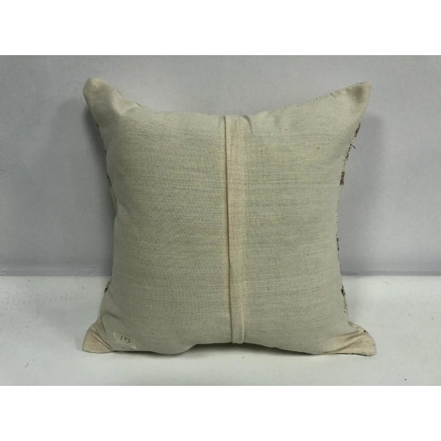 1960s Turkish Organic Traditional Handwoven Kilim Pillow For Sale - Image 5 of 6