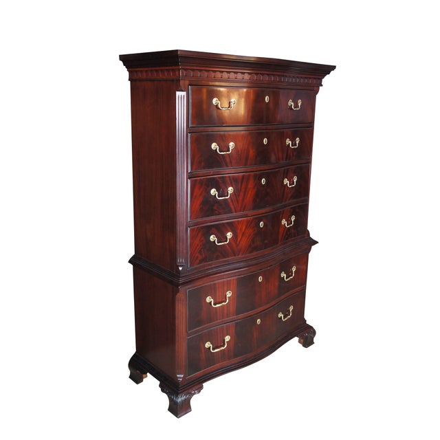 Vintage Thomasville 18th century collection flame mahogany dresser / chest of drawers. A Georgian style 'chest on chest'...