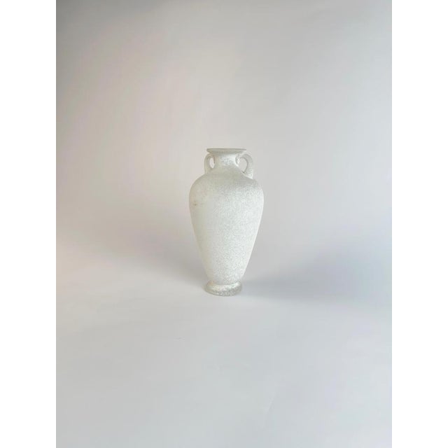 Scavo White Murano Glass Amphora Vase attributed to Karl Springer for Seguso, 1980s For Sale - Image 3 of 10