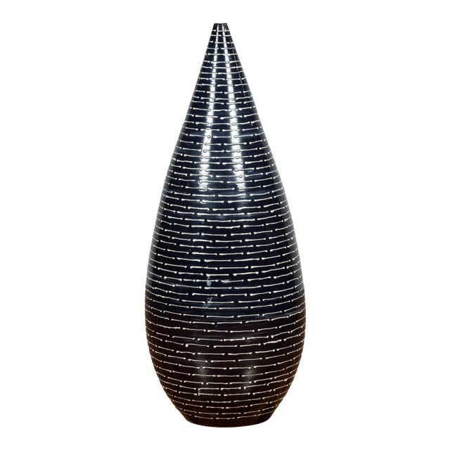 Thai Chiang Mai Contemporary Black and White Vase from the Prem Collection For Sale